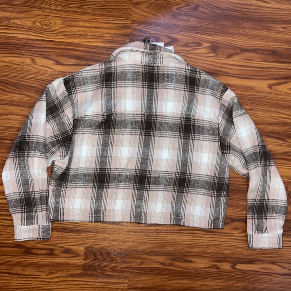 NWT For the Republic Cropped Relaxed / Oversized Fit  Fleece Plaid Shacket - Picture 3 of 5